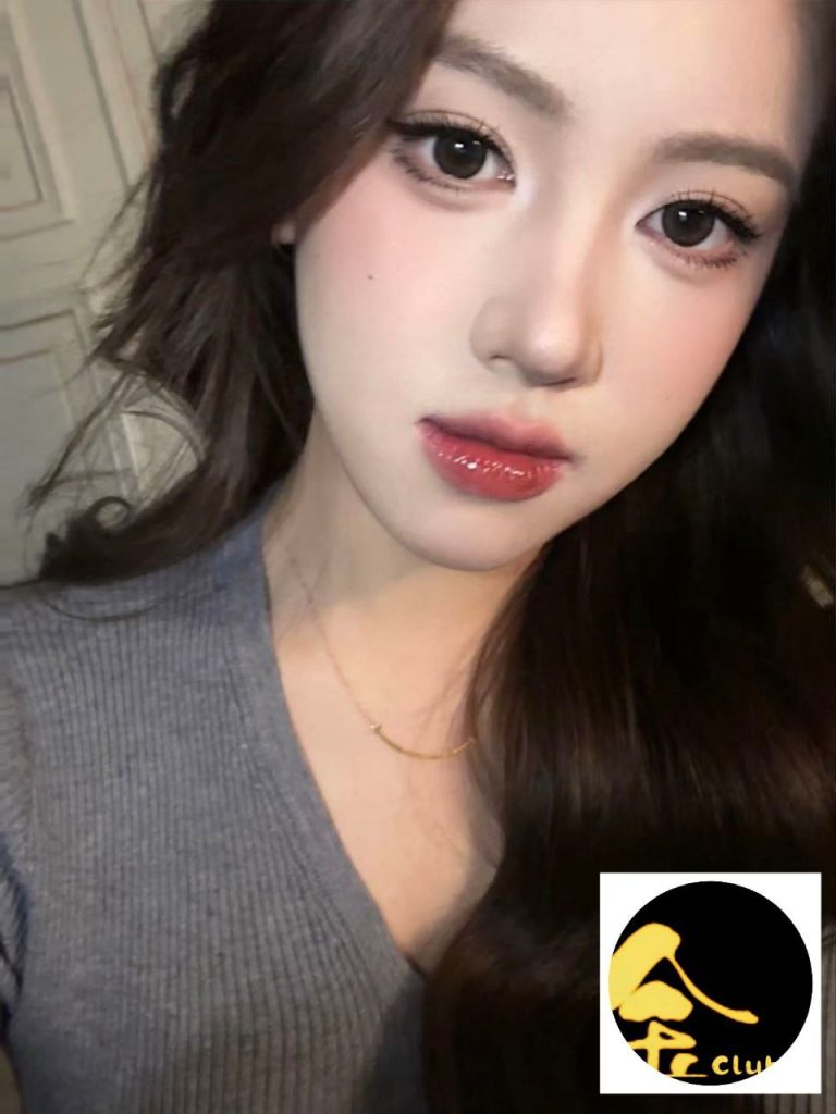 身材巨蜜臀真实留学生：媛媛5585 作者:伦敦金牌club 帖子ID:5042 